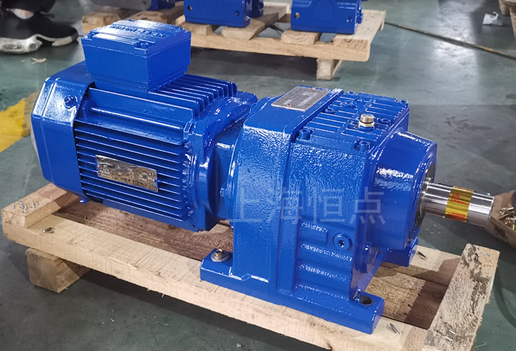 R47系列減速機配電機，藍色油漆實物照片