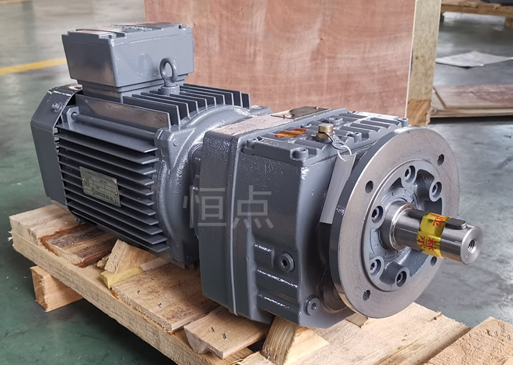 RF47系列減速機配直聯電機，立式安裝 輸出法蘭+軸 實物圖