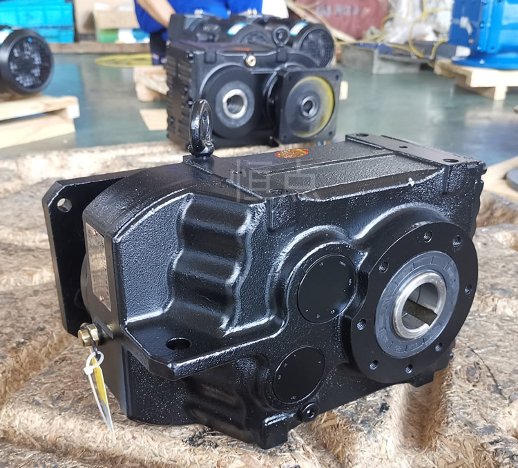 FA47系列減速機 方法蘭輸入 輸出通孔 黑金剛 實物圖