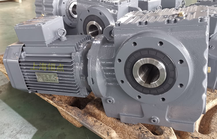 SA77系列減速機輸入配電機，輸出通孔，常用件實物圖