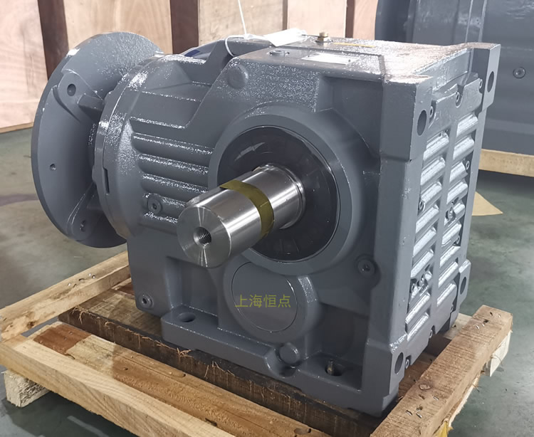 K97減速機，輸入配電機法蘭端蓋，右輸出單軸，實物圖如下