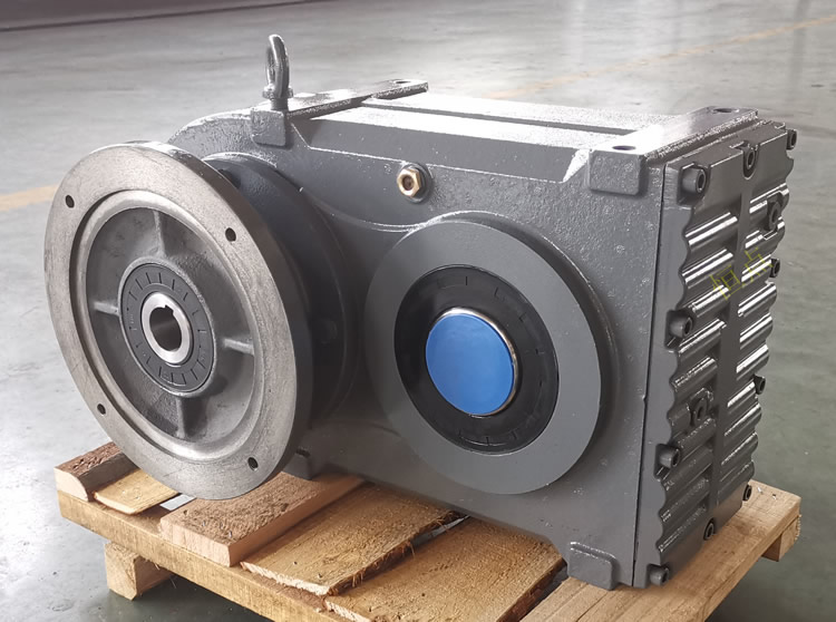 FA87減速機 輸入配法蘭端蓋 輸出通孔實物